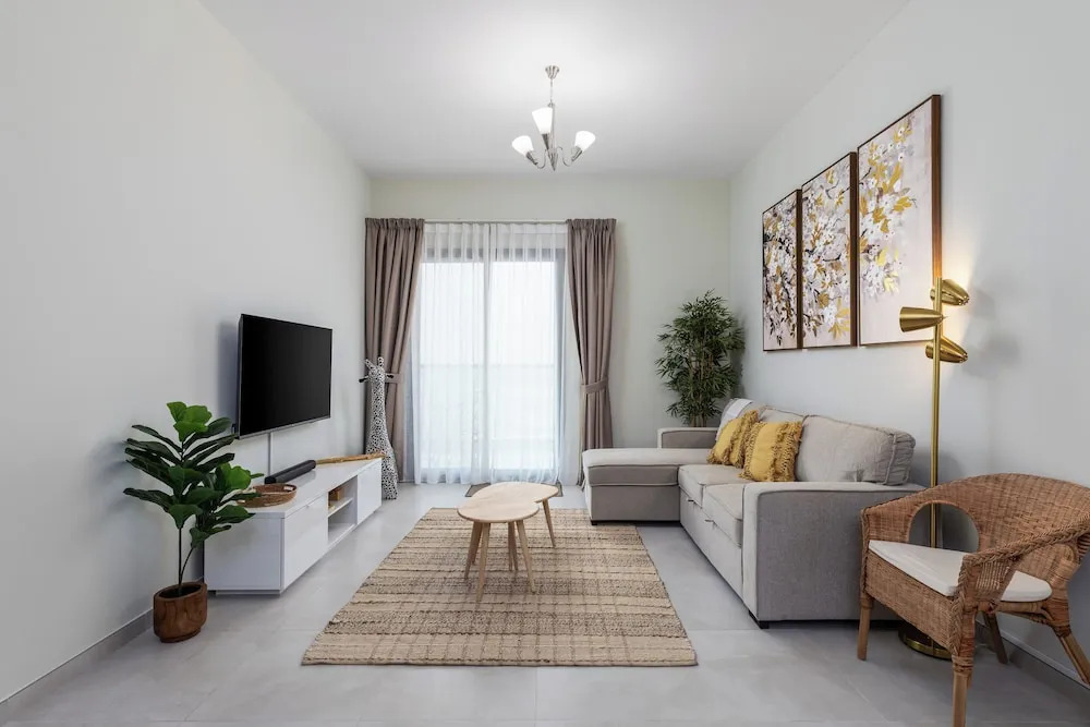 Дубай: Waves - Stylish 1BR Close to IMG World & Global Village