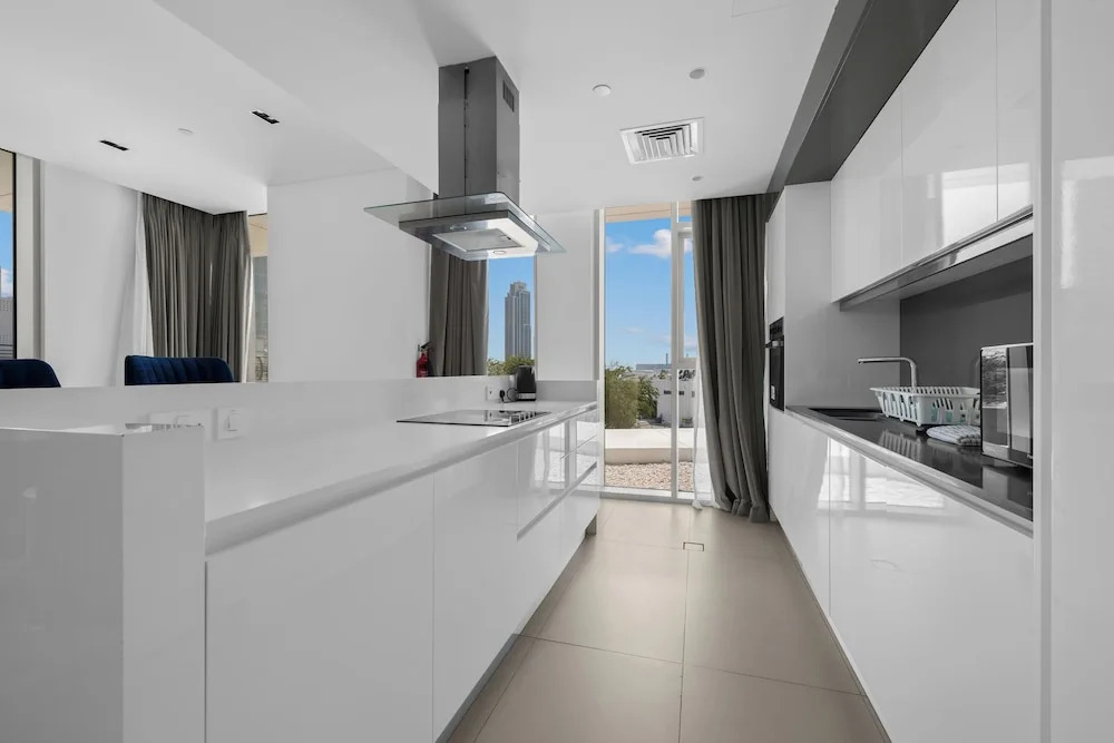 Дубай: Bluewater's Residence Bay 2BR-Maid Room