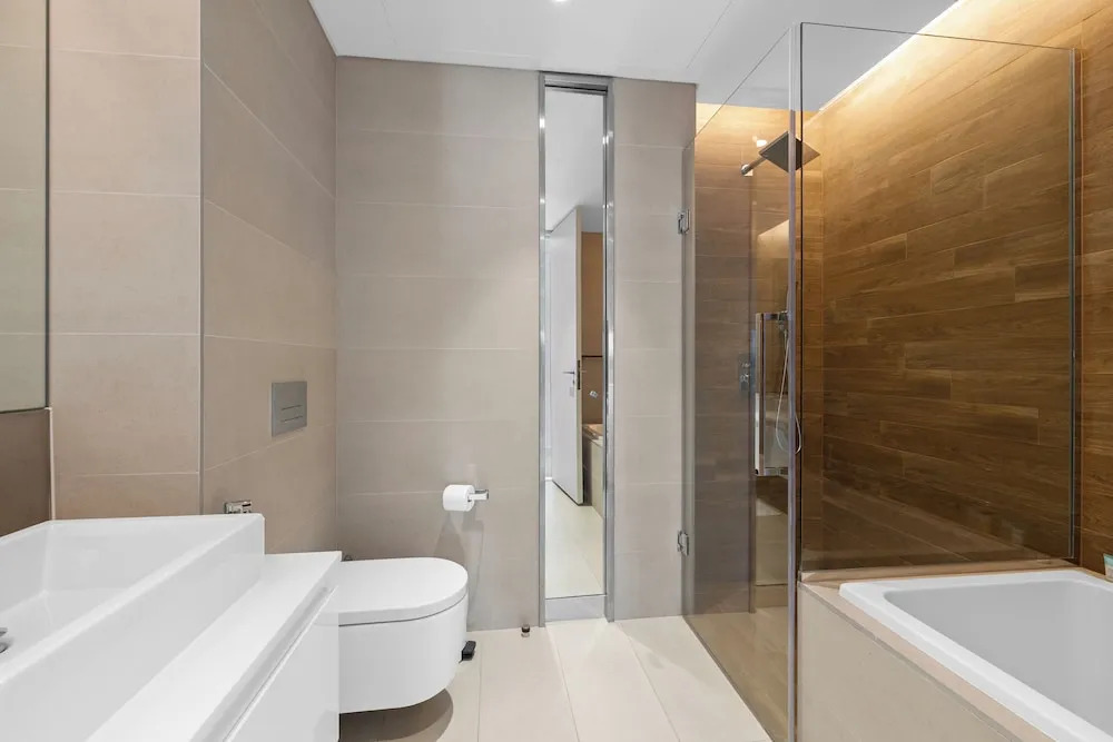 Дубай: Bluewater's Residence Bay 2BR-Maid Room