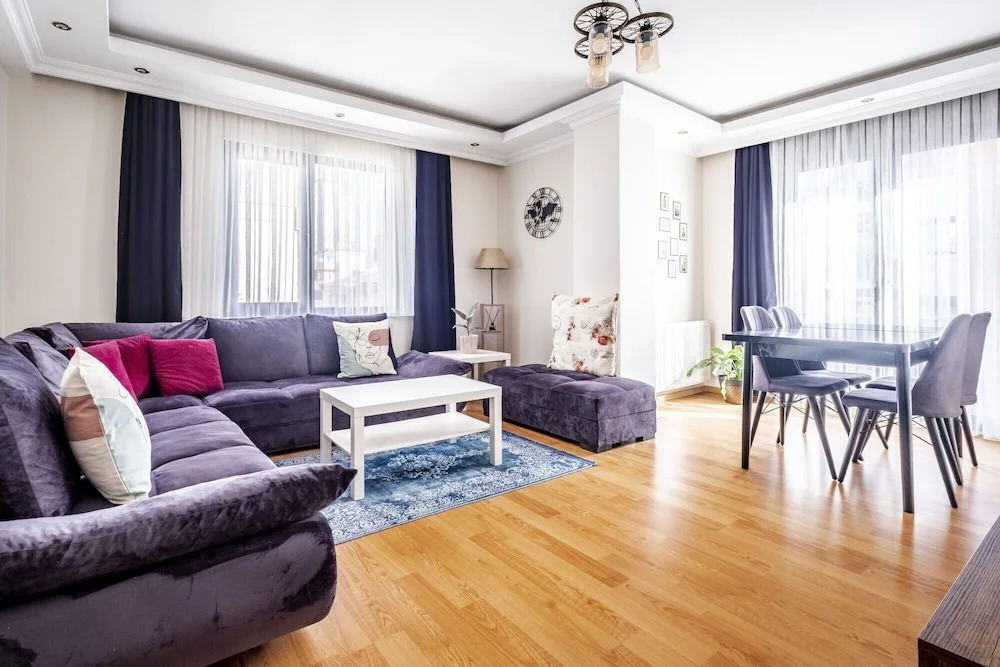 Flat in Maltepe With Balcony Near Shopping Malls — фото 4