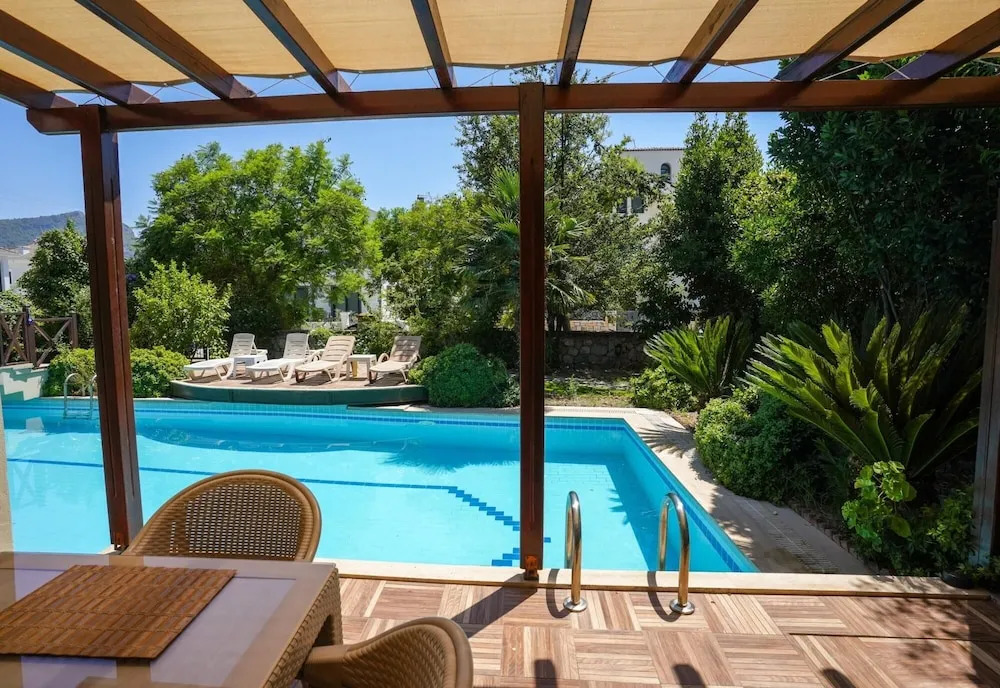 Дальян: Villa w Pool and Balcony 3 min to Dalyan River