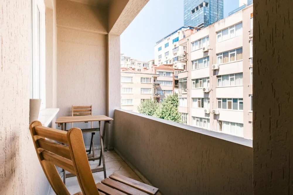 Стамбул: Chic Flat w Balcony 5 min to Cevahir Mall in Sisli