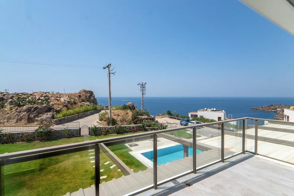 Яликавак: Villa w Pool Garden Patio 1 min to Beach in Bodrum