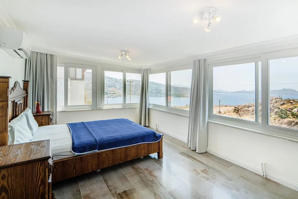 Villa w Pool Garden Patio 1 min to Beach in Bodrum — фото 5