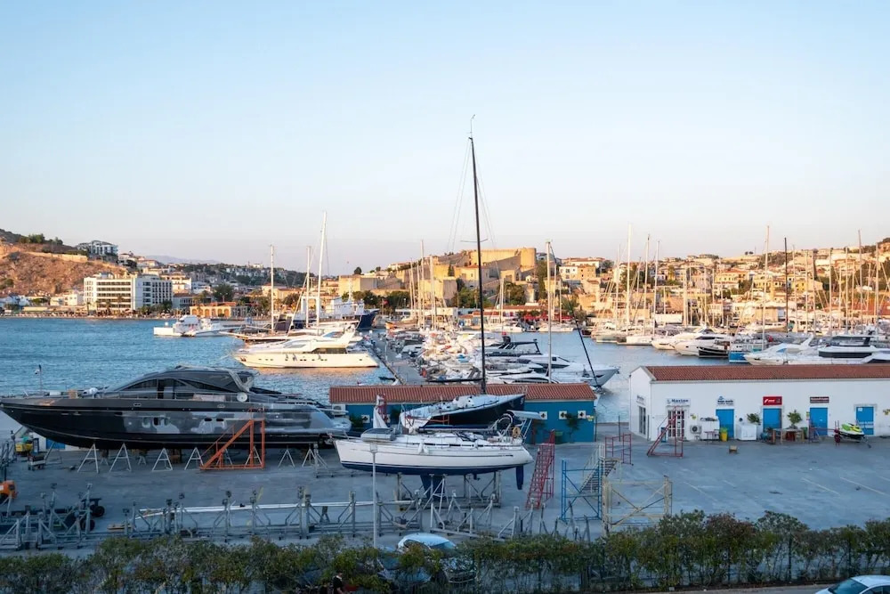 Чешме: Flat w Sea View Balcony 3 min to Cesme Marina