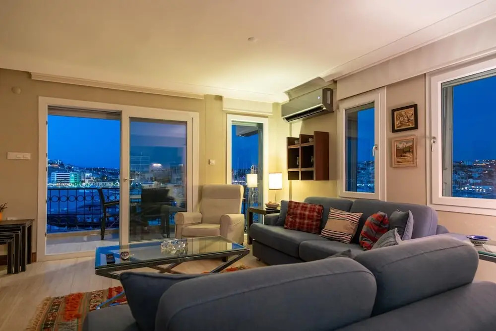 Чешме: Flat w Sea View Balcony 3 min to Cesme Marina