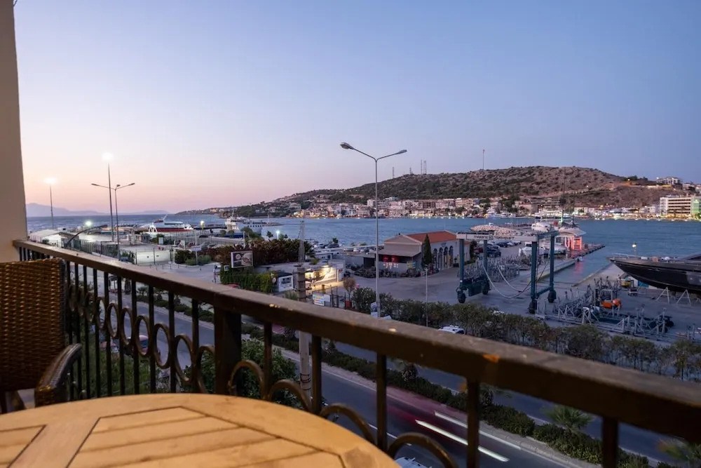 Чешме: Flat w Sea View Balcony 3 min to Cesme Marina