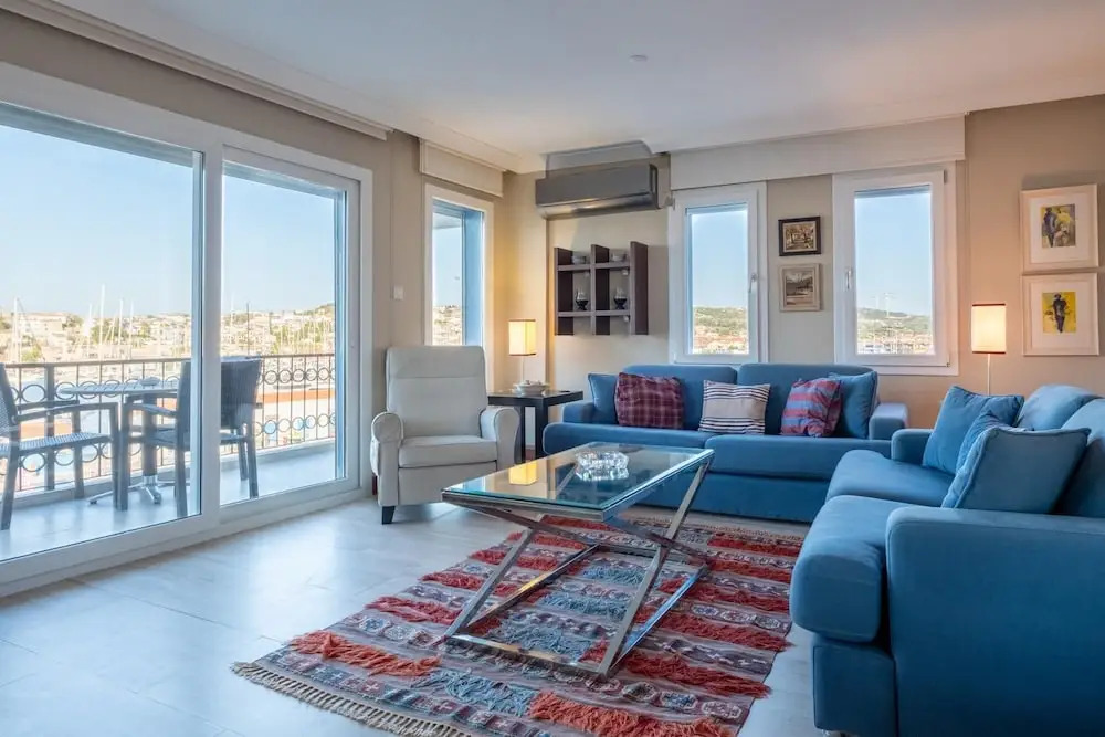 Чешме: Flat w Sea View Balcony 3 min to Cesme Marina