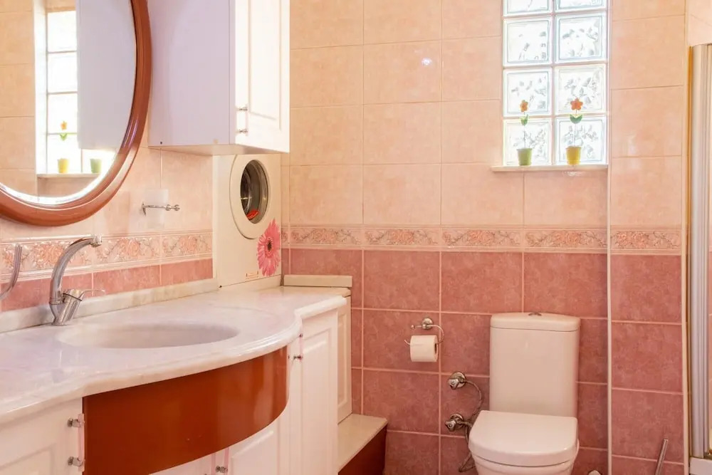 Измир: Spacious Detached House With Garden in Izmir