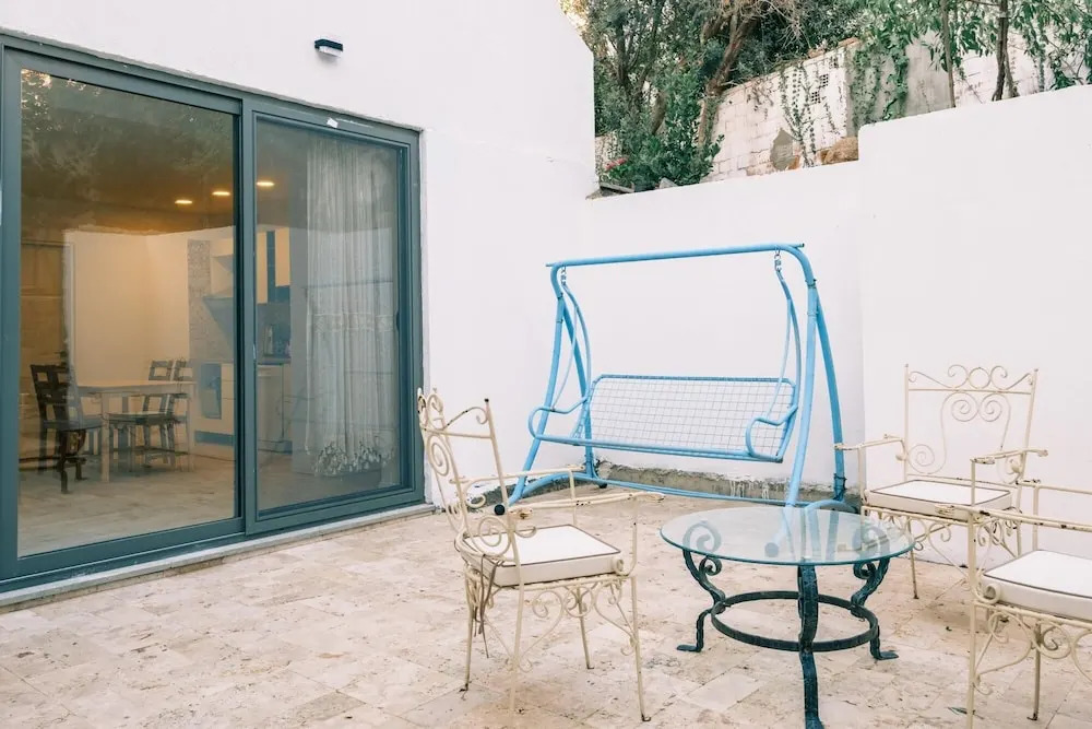 Бодрум: Comfy Flat w Patio 3 min to Beach in Bodrum