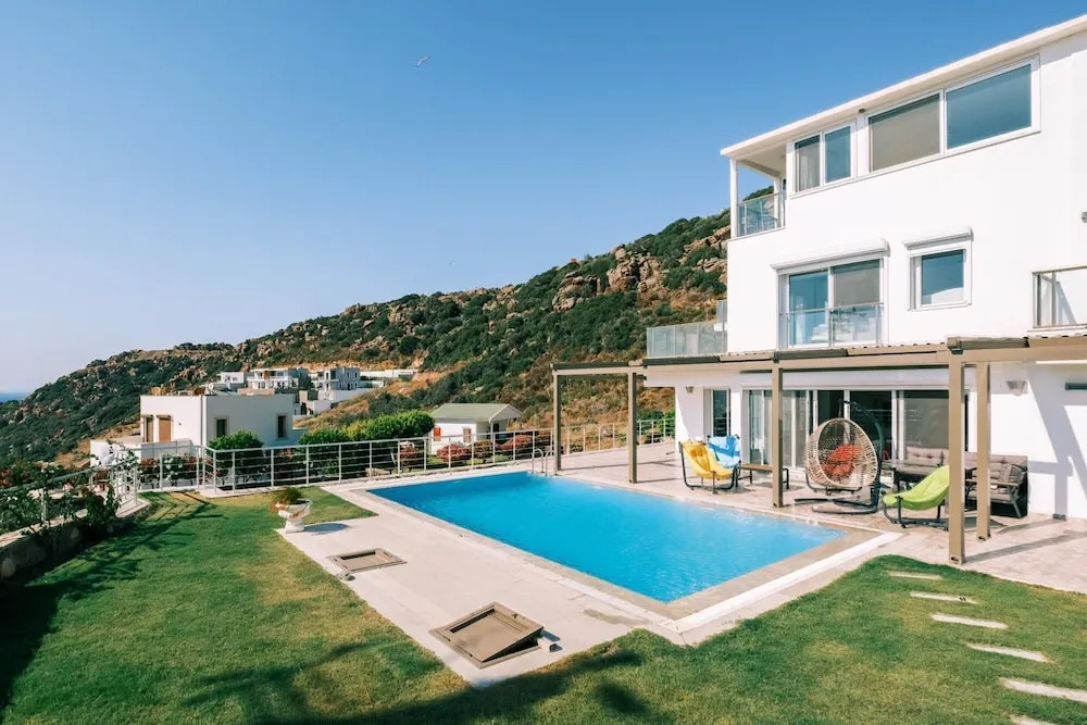 Гюндоган: Chic Villa w Patio Pool 3 min to Beach in Bodrum