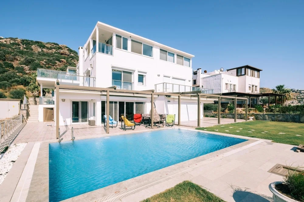 Гюндоган: Chic Villa w Patio Pool 3 min to Beach in Bodrum
