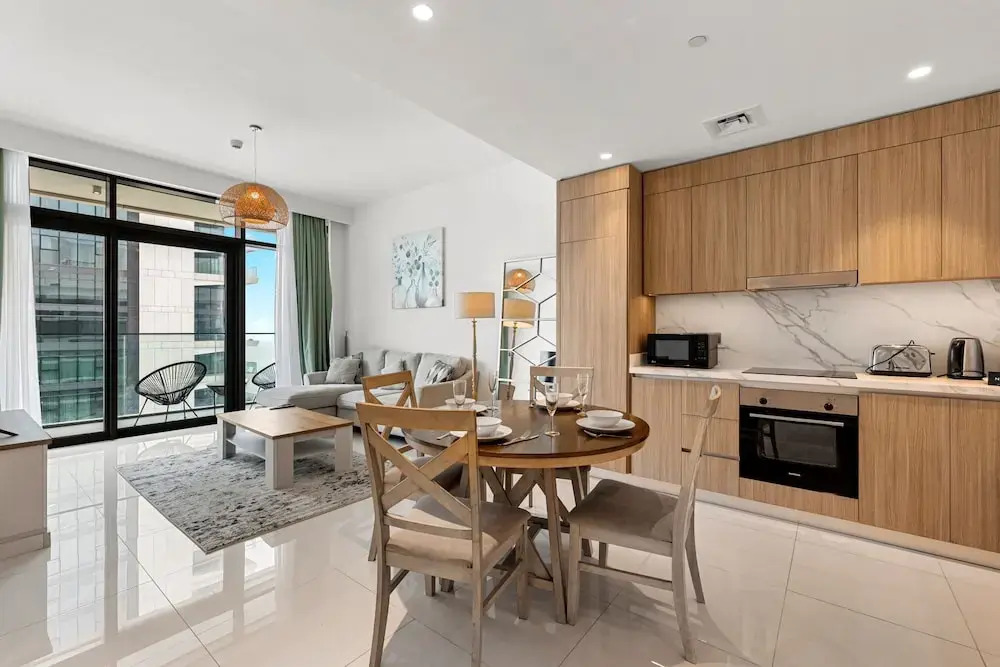 Дубай: Tranquil 2BR Escape in Beach Vista