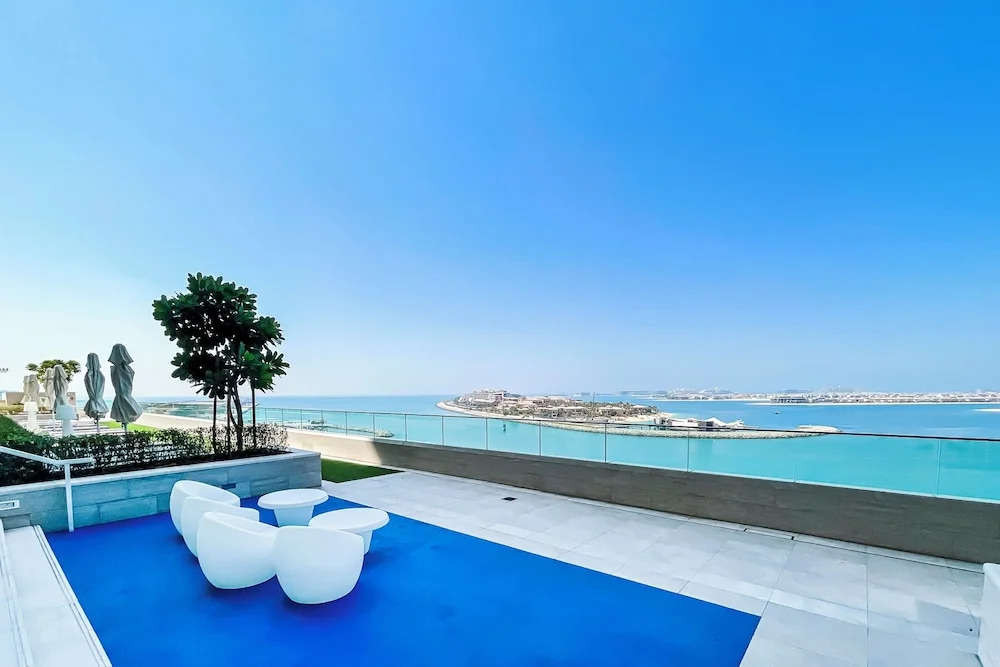 Дубай: Tranquil 2BR Escape in Beach Vista