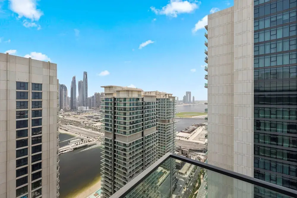 Дубай: Tranquil 2BR Escape in Beach Vista