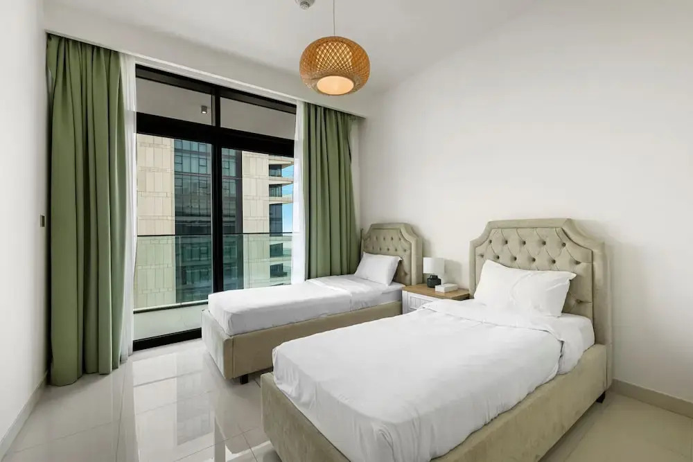 Дубай: Tranquil 2BR Escape in Beach Vista