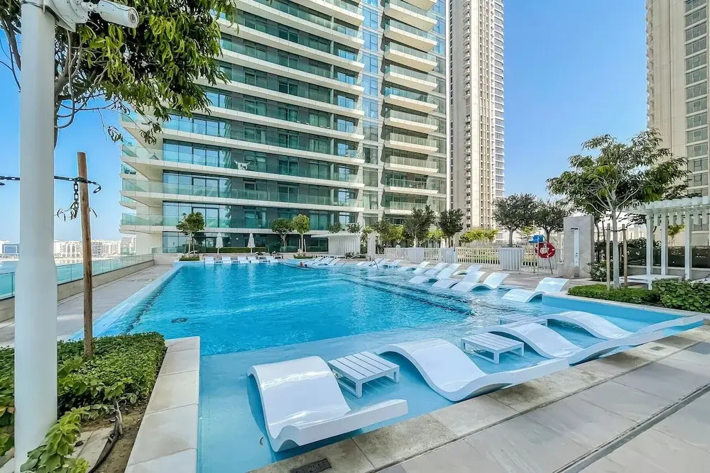 Дубай: Tranquil 2BR Escape in Beach Vista