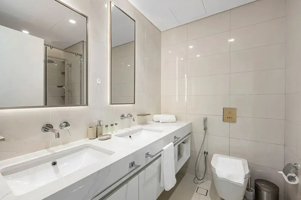 Дубай: Tranquil 2BR Escape in Beach Vista