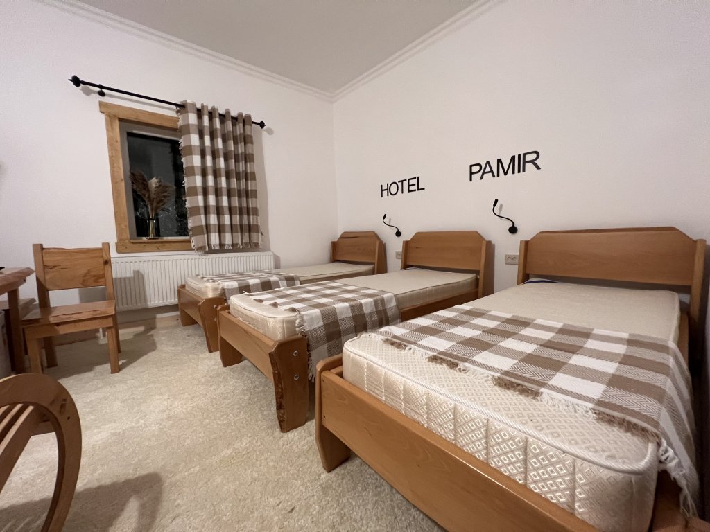 Поляна Азау: Гостевой дом Pamir