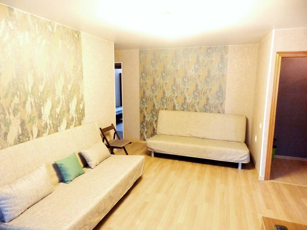 Новокузнецк: 3 rooms apartment on Spartaka 18