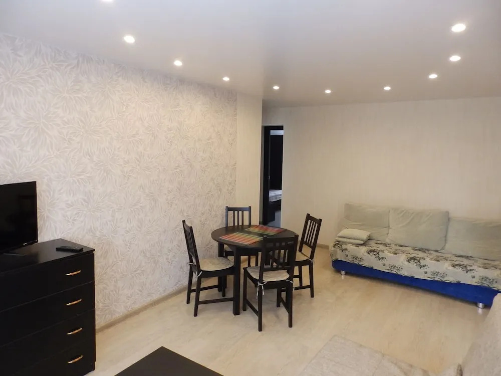 Новокузнецк: 3 rooms apartment on Spartaka 18