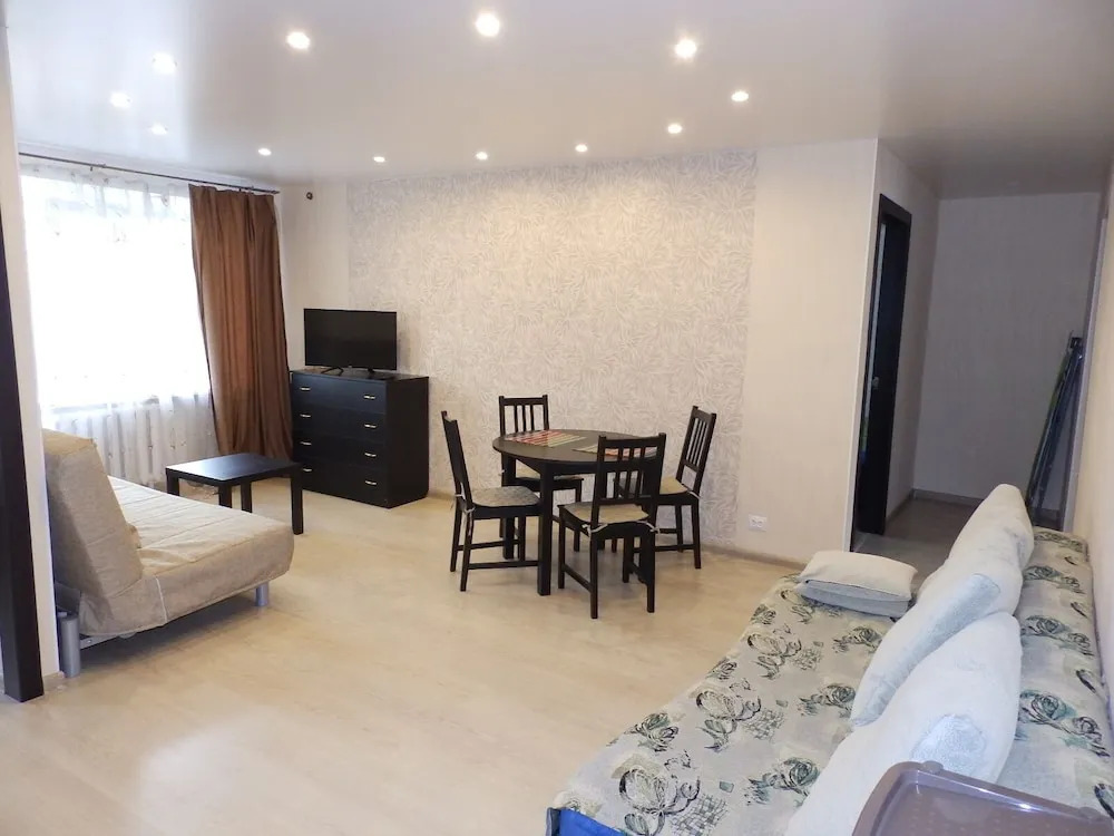 Новокузнецк: 3 rooms apartment on Spartaka 18