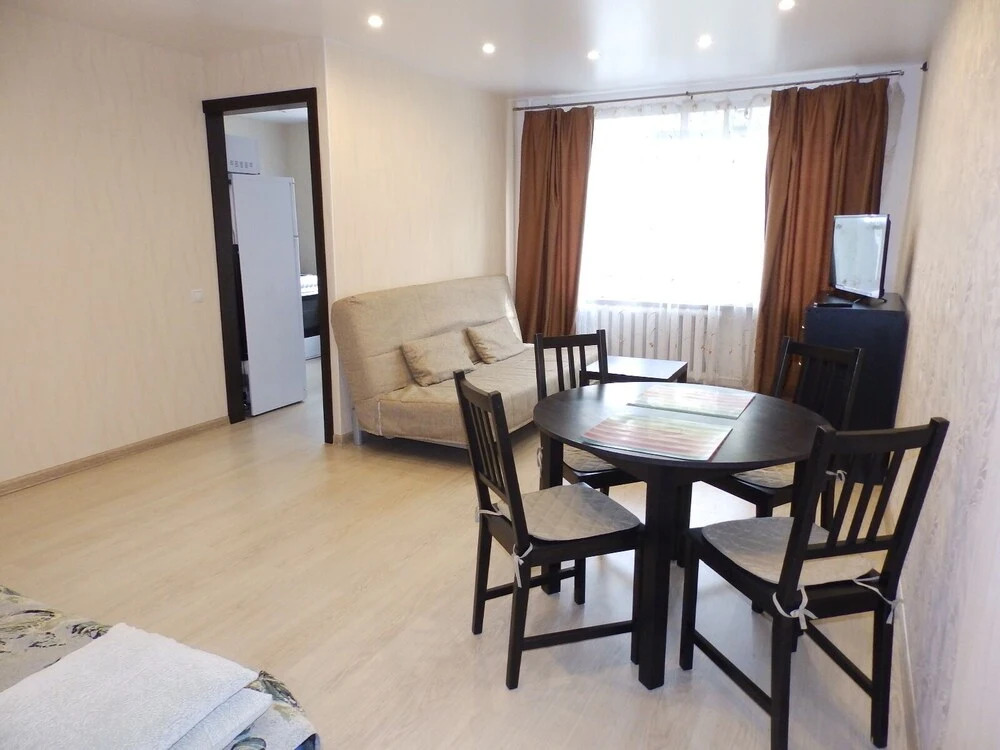 Новокузнецк: 3 rooms apartment on Spartaka 18