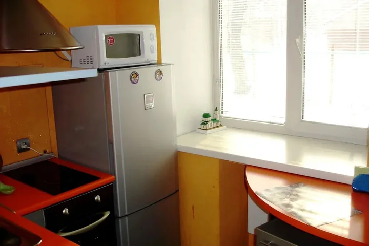 Новокузнецк: Apartment On Ordzhonikidze 42