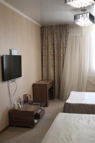 Набережные Челны: On Avtozovodsky Prospekt Mini-hotel