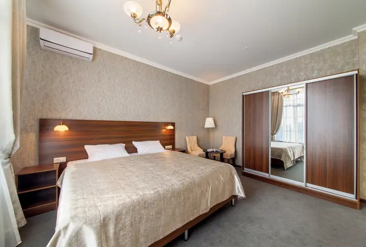Меблированные комнаты D Hotel — фото 4