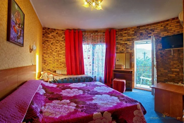 Агой: Guest Housefantaziya