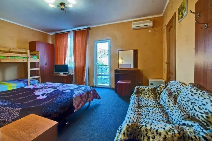 Агой: Guest Housefantaziya