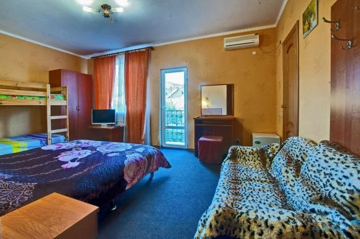 Агой: Guest Housefantaziya