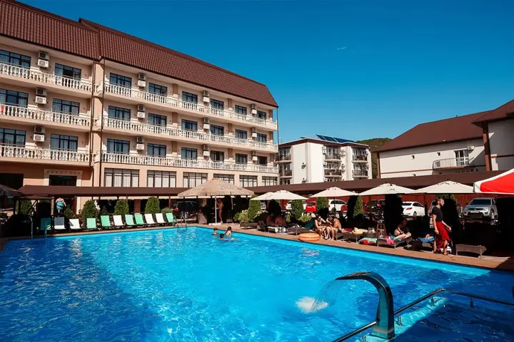 Новомихайловский: Golden Resort (Туапсе)