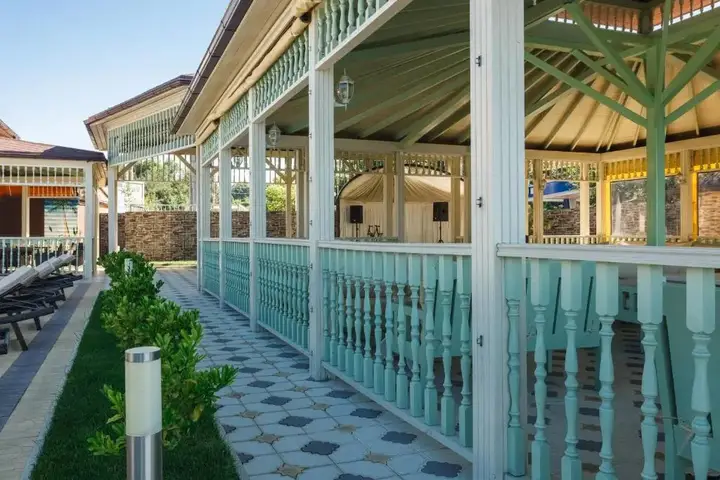 carousel image 4