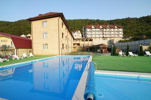 Небуг: Guest House Oksana