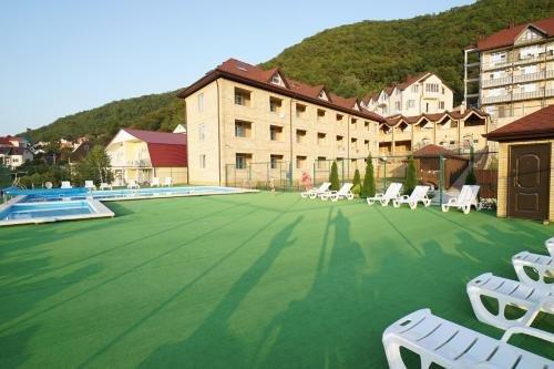Небуг: Guest House Oksana