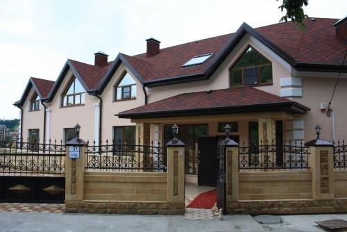 Небуг: Guest House Oksana