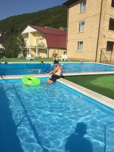 Небуг: Guest House Oksana