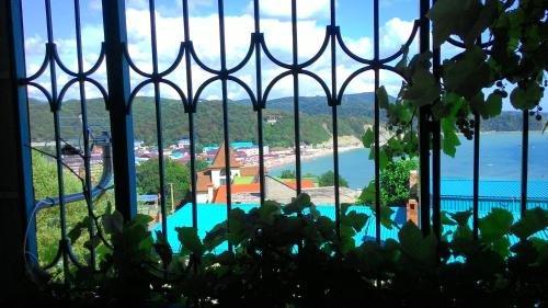 Новомихайловский: Guesthouse Loza