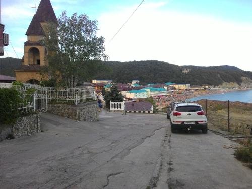 Новомихайловский: Guesthouse Loza