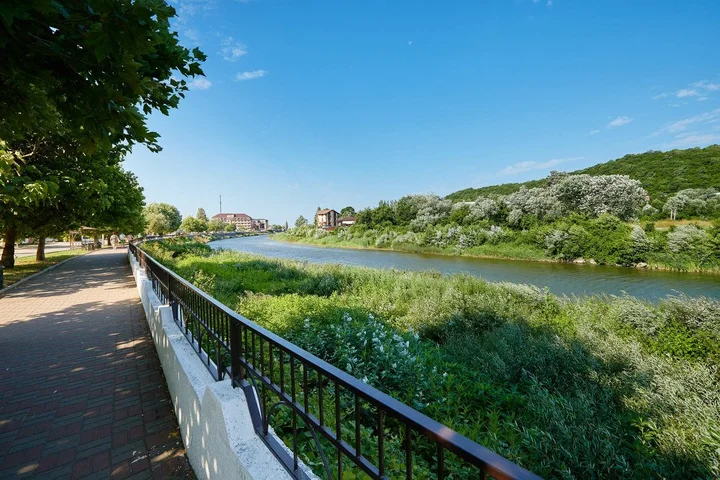 Новомихайловский: Курортный Отель Салют