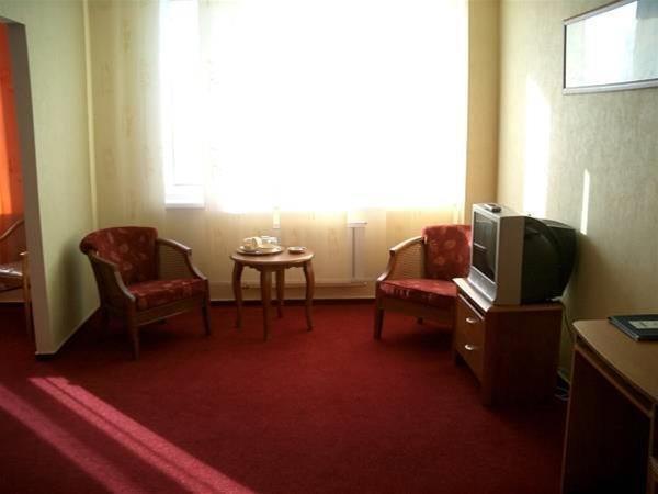 Артем: Hinotel