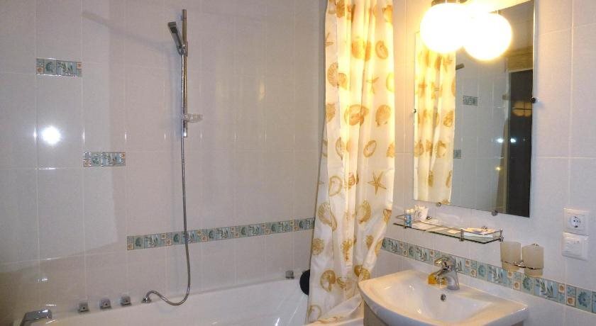 Артем: Motel Negus
