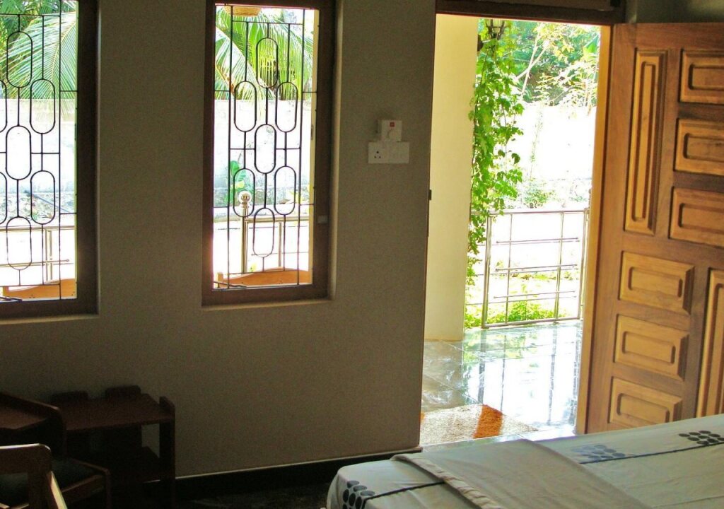 Аругам-Бэй: Arugambay Tourist Hotel Meenas