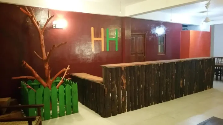 Гора Lavinia: Hitchhike Backpackers