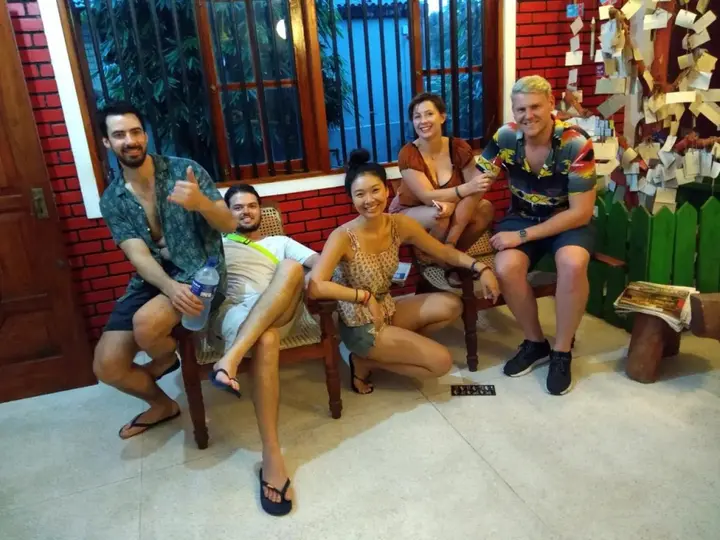 Гора Lavinia: Hitchhike Backpackers