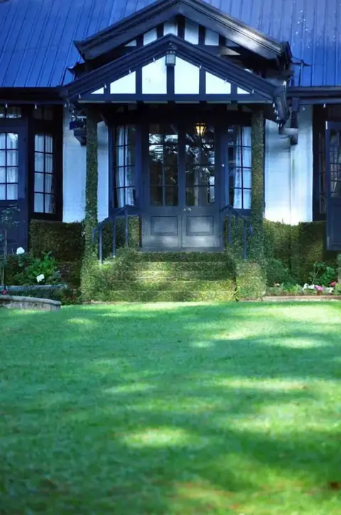 Нувара-Элия: Hill Cottage
