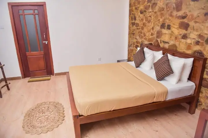 Элла: The Residence