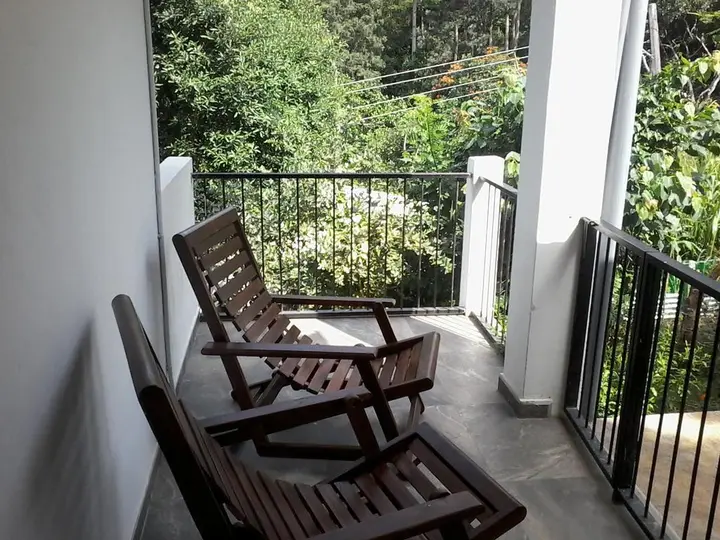 Канди: Bird Watch Cottage
